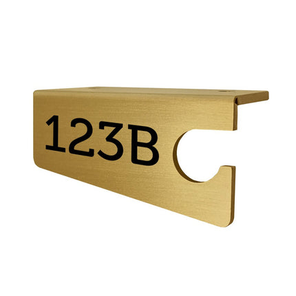 Crochet pour clé gravé en laiton - 45 x 22 mm - par pièce