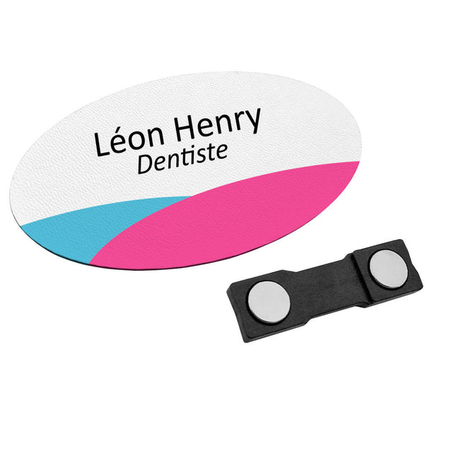 Badge nominatif en plastique avec propre texte - bleu et rose - 85 x 45 mm - par pièce