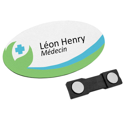 Badge nominatif en plastique avec propre texte - soins vert et bleu - 85 x 45 mm - par pièce