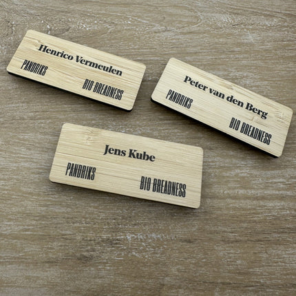 Badge nominatif personnalisé en bambou  - 72 x 30 mm - par pièce