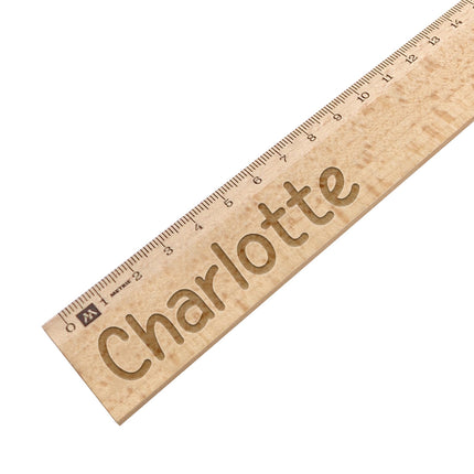 Règle en bois avec nom gravé - 30 cm - par pièce