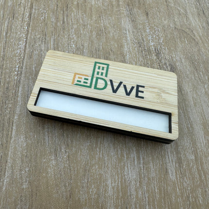 Badge nominatif personnalisé en bambou avec aimant - 72 x 38 mm - par pièce