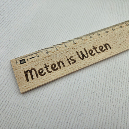 Règle en bois avec nom gravé - 30 cm - par pièce