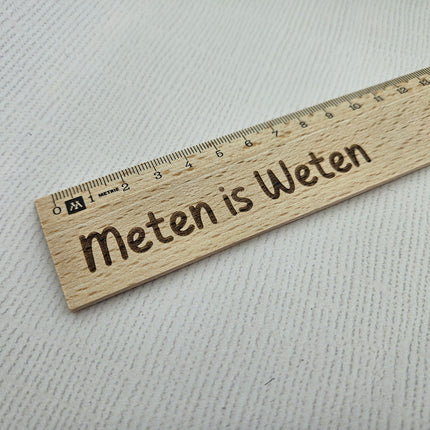 Règle en bois avec nom gravé - 30 cm - par pièce