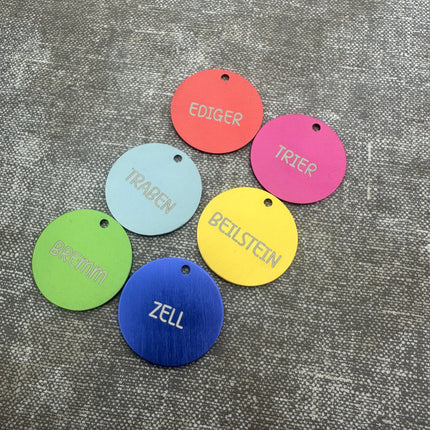 Porte-clés avec nom en aluminium anodisé rond - Ø35 mm - par pièce