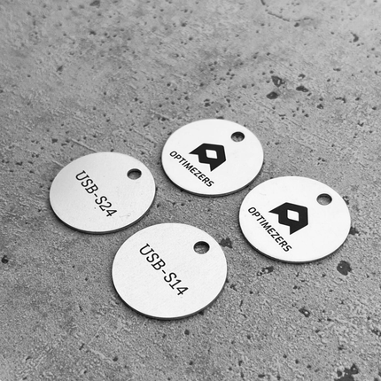 Porte-clés argenté numéroté recto et logo verso en aluminium anodisé rond - par pièce