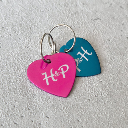 Porte-clés avec initiales en aluminium anodisé cœur - 29 x 29 mm - par pièce
